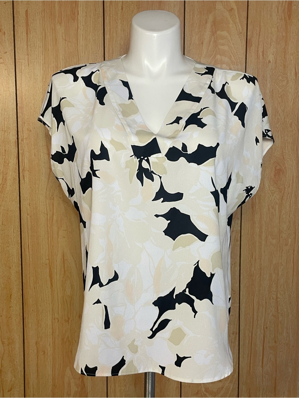 Apt. 9 Cream & Black V-Neck Short Sleeve Blouse SZ - XL